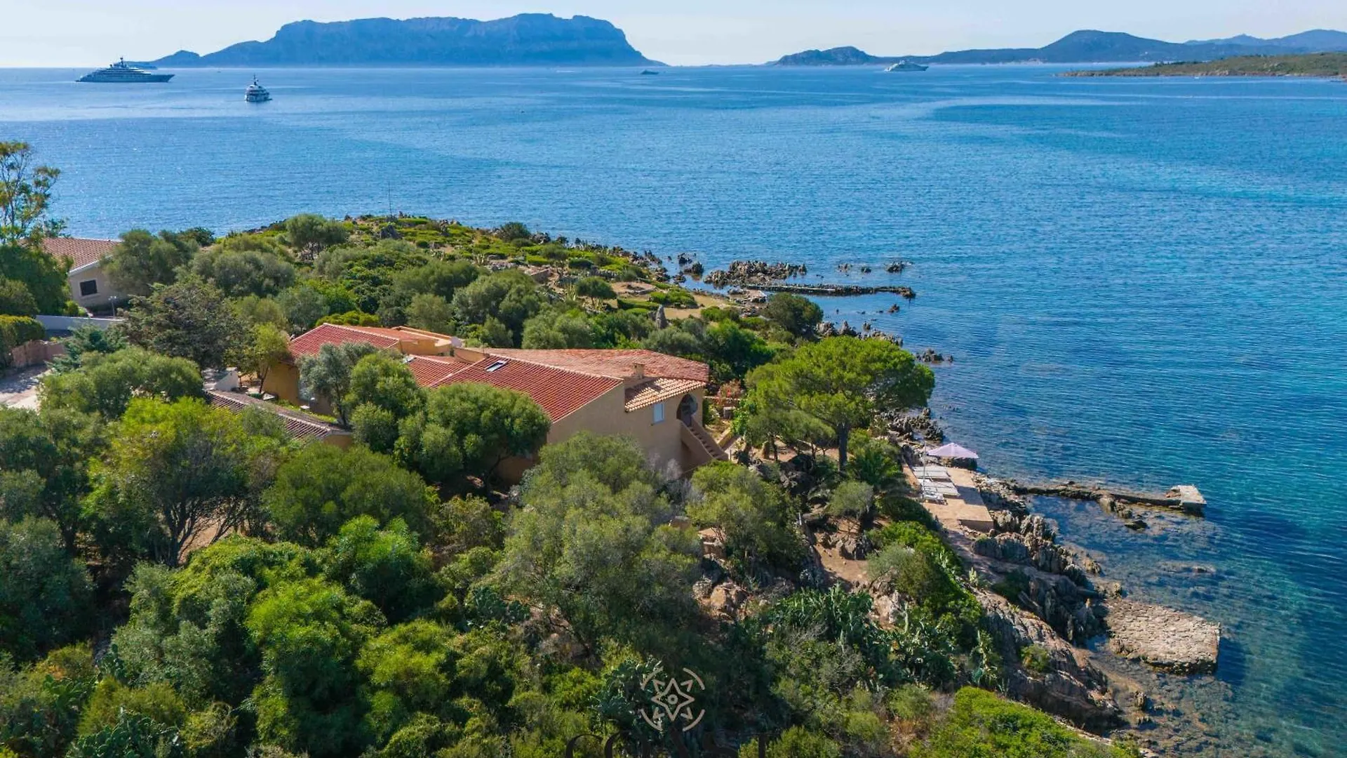 Cala Sassari - Pieds Dans L'Eau
